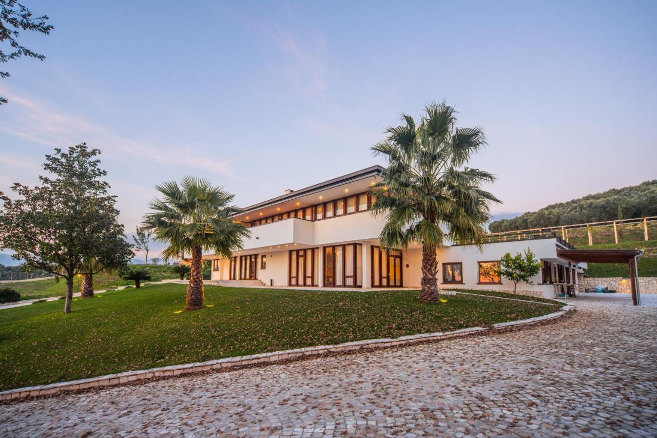 Aria - Villa Di Campagna Montecorvino Rovella Exterior foto